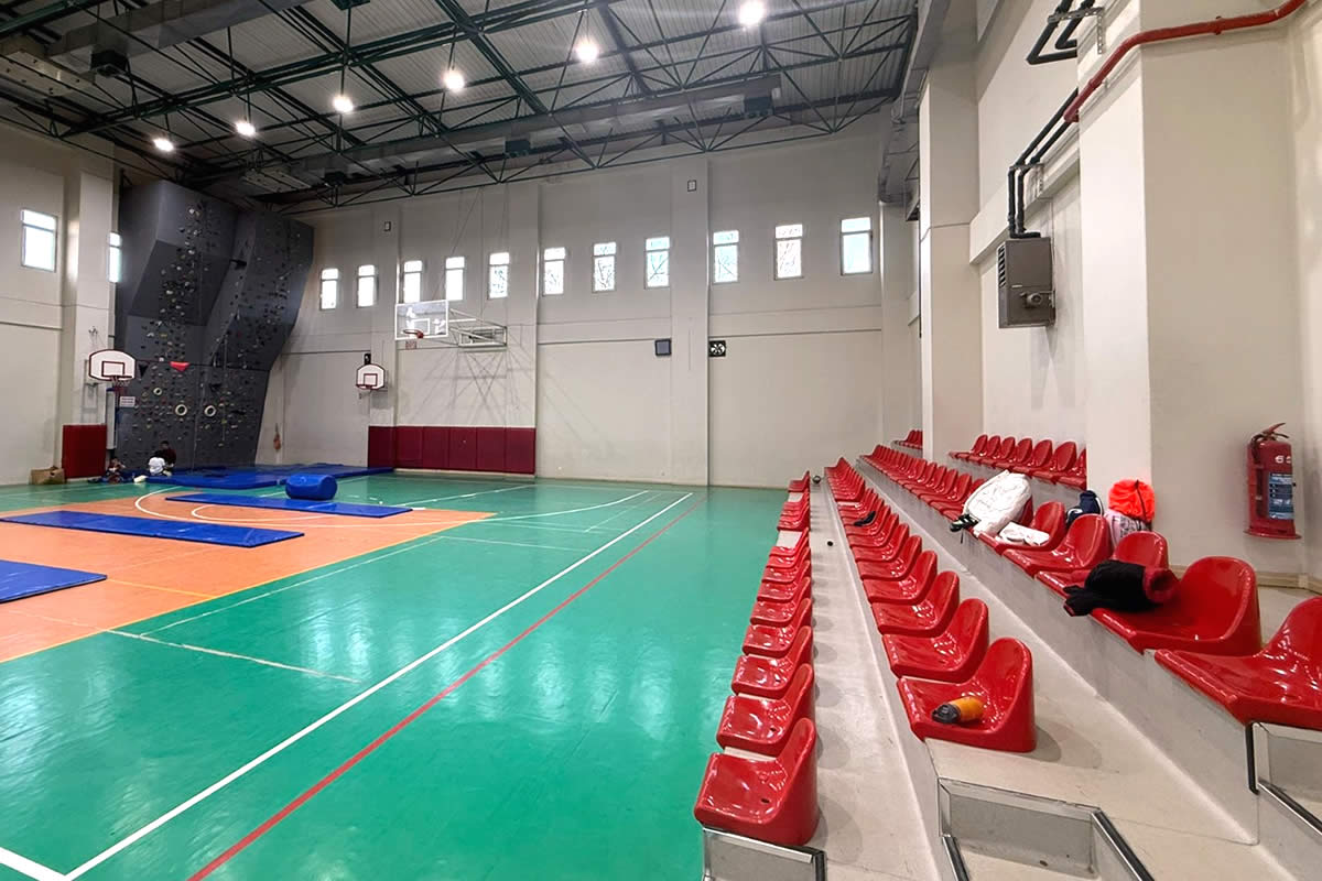 Eczacıbaşı Geleceğe Smaç
